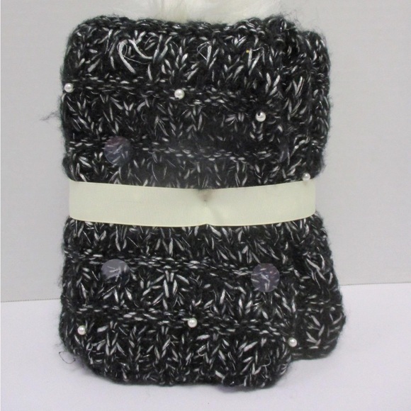 NWT Betsey Johnson 2 Piece Snood (scarf) and Beanie Hat Knit Gift Set - Picture 2 of 4